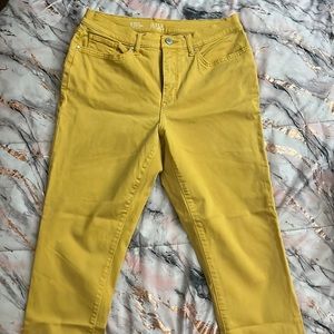 It does not fit me but is in perfect conditions